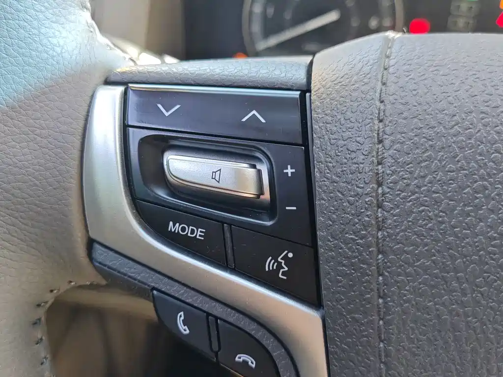 Toyota Land Cruiser 2015 — фото 25
