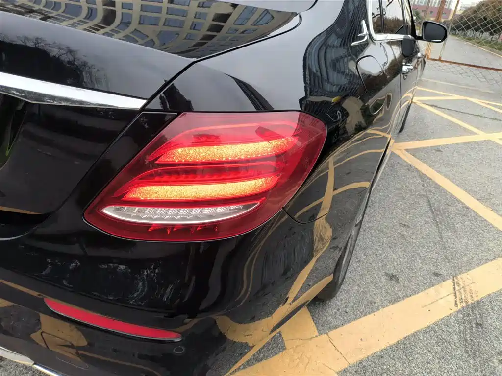 Mercedes-Benz E-Class 2020 — фото 24