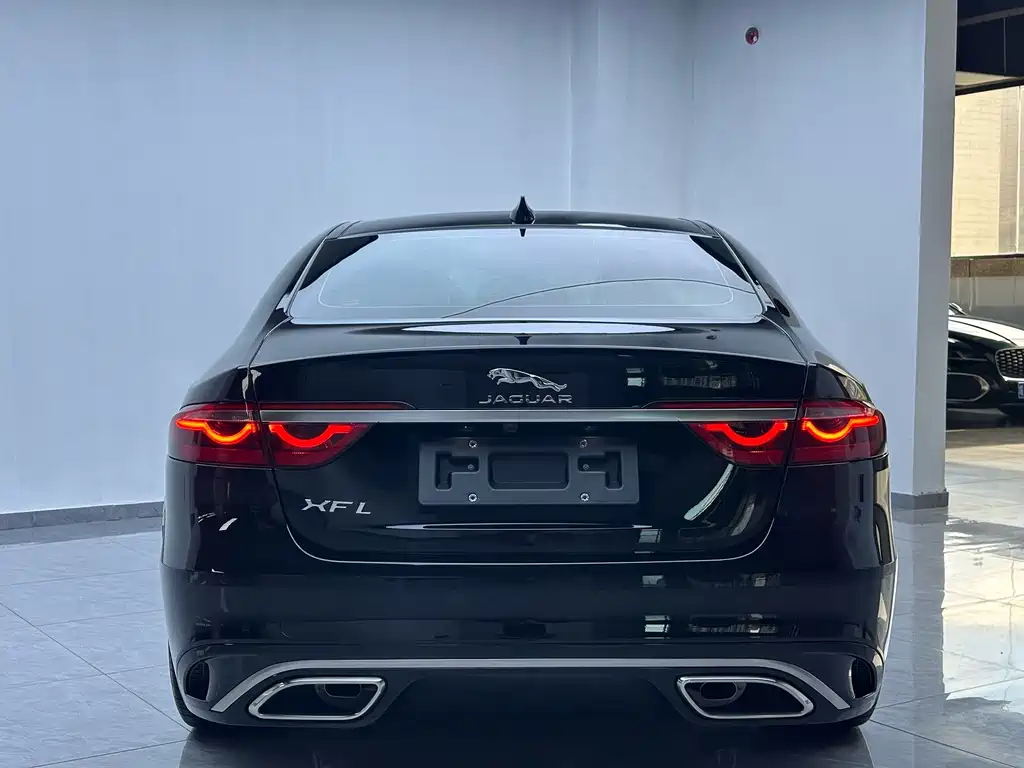 Jaguar XFL 2026 — фото 19