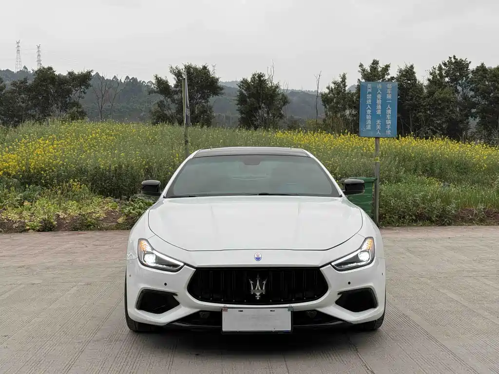 Maserati Ghibli 2014 — фото 16