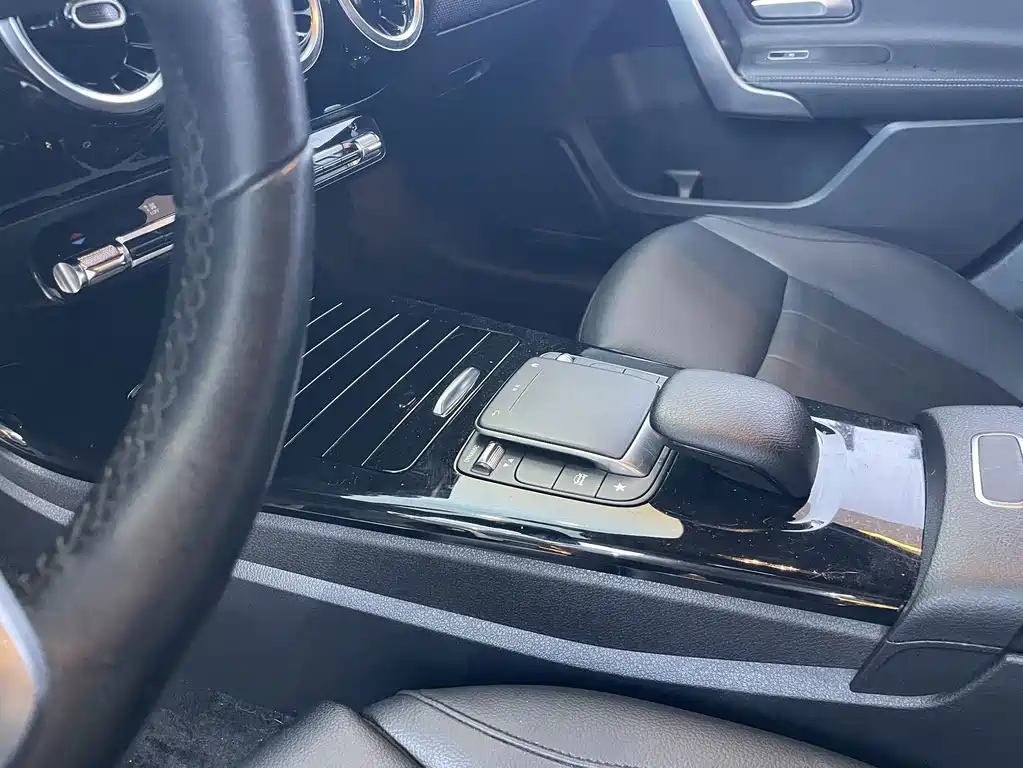 Mercedes-Benz A-Class 2023 — фото 11