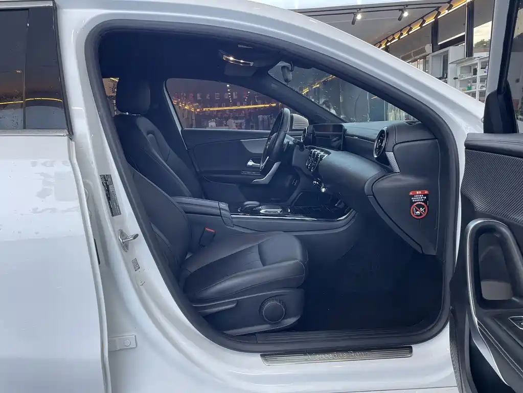 Mercedes-Benz A-Class 2023 — фото 15