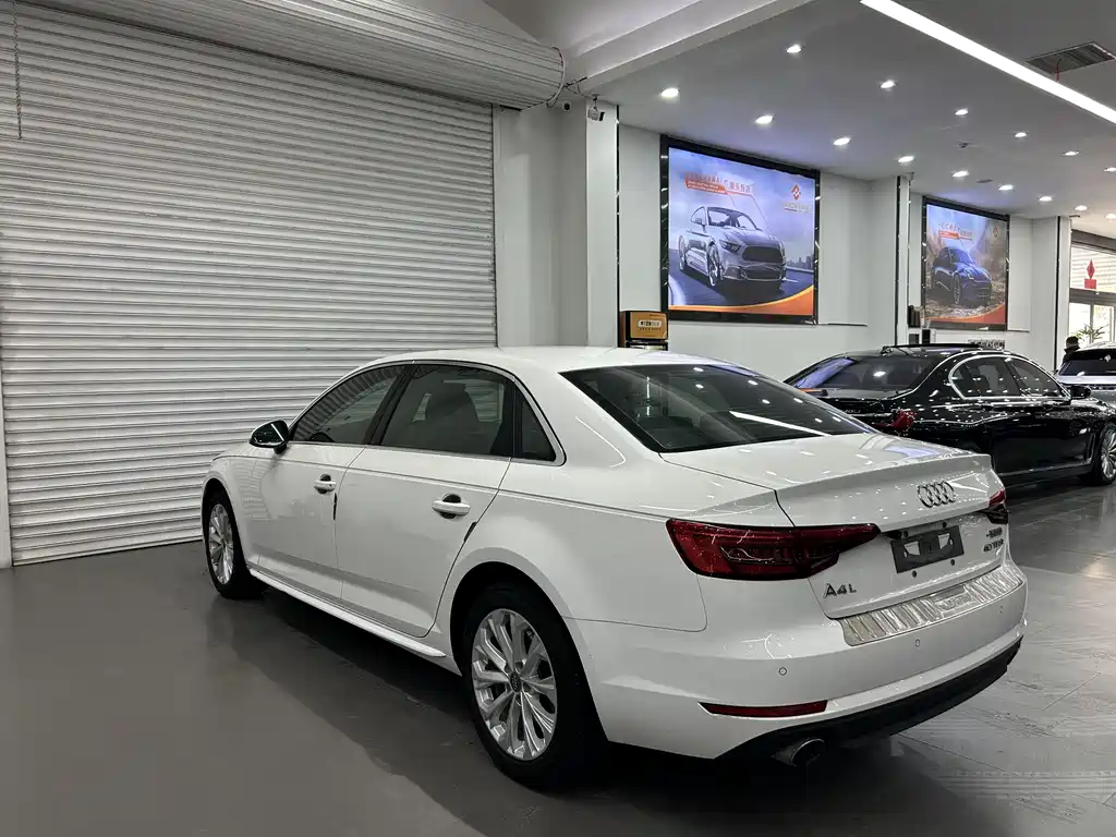 Audi A4L 2017 — фото 4