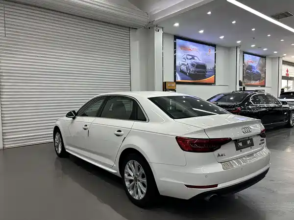 Audi A4L 2017