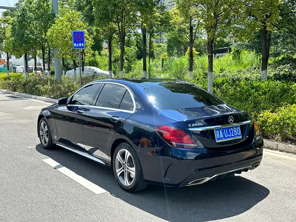 Mercedes-Benz C-Class 2019