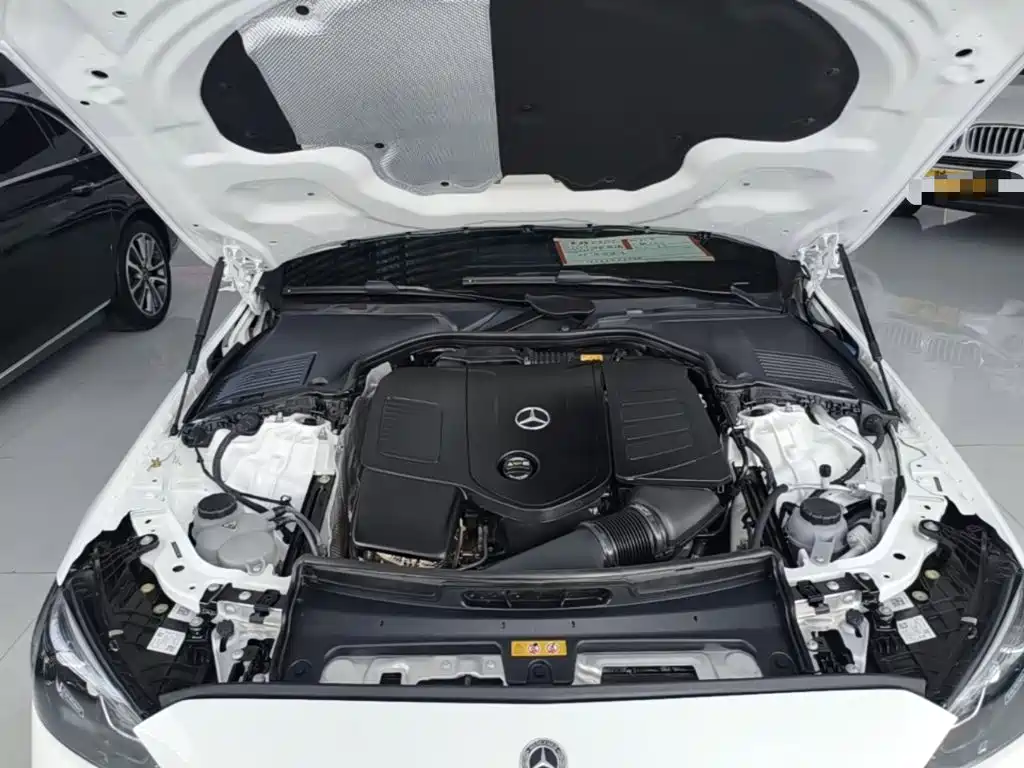 Mercedes-Benz C-Class 2025 — фото 20