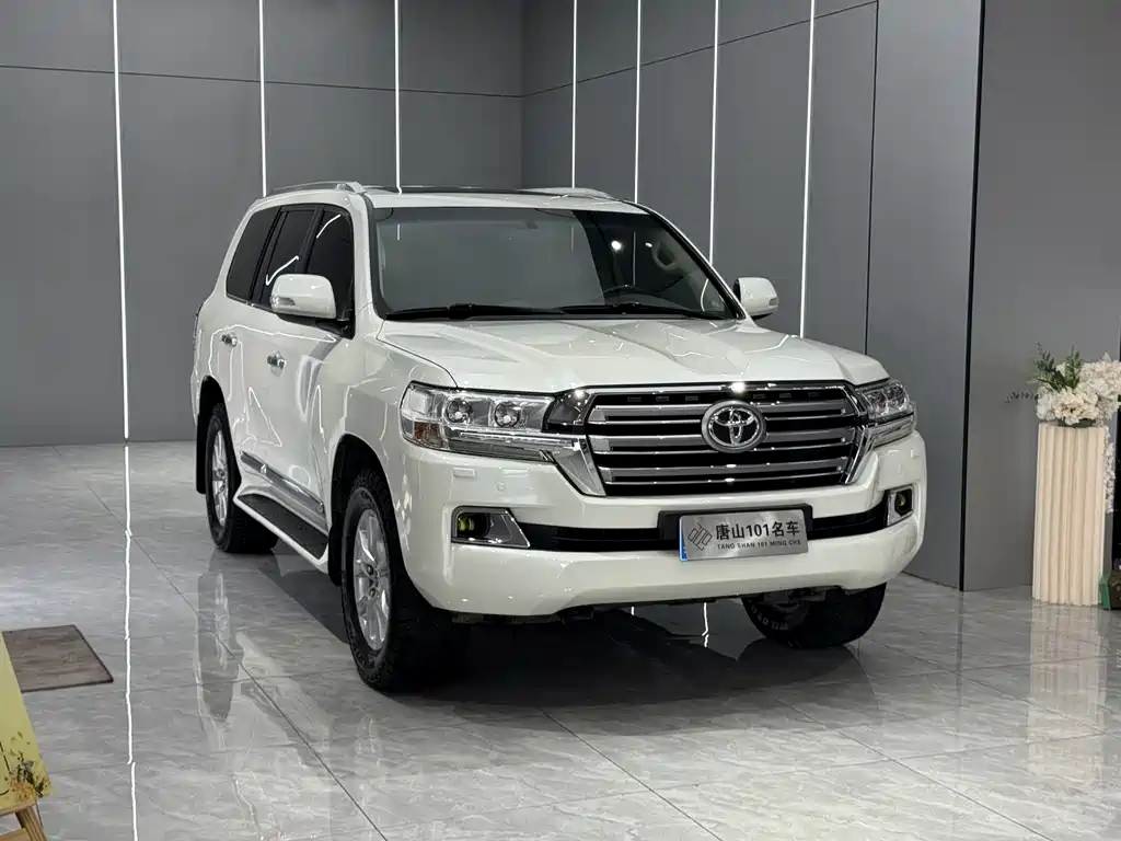 Toyota Land Cruiser 2019 — фото 3