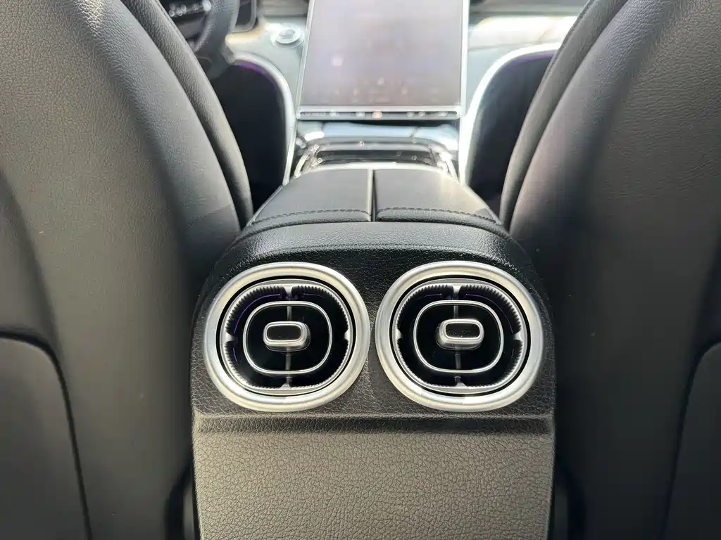 Mercedes-Benz C-Class 2022 — фото 17