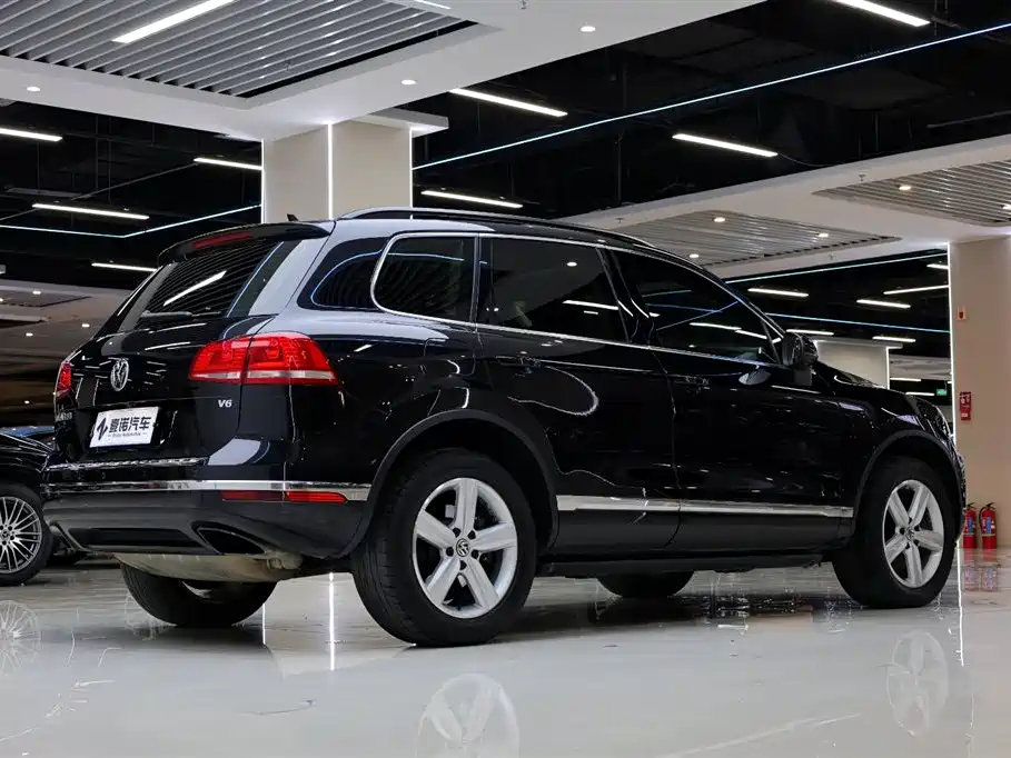 Volkswagen Touareg 2017 — фото 14