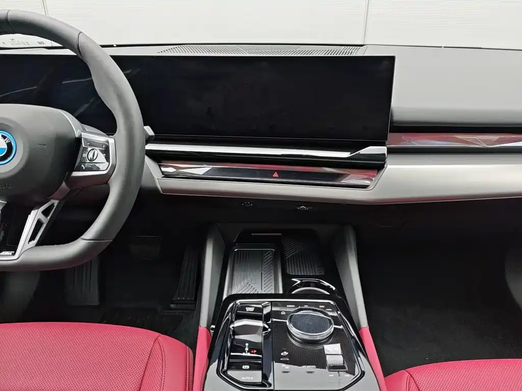 BMW i5 2025 — фото 11