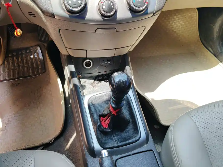 Hyundai Elantra 2014 — фото 16