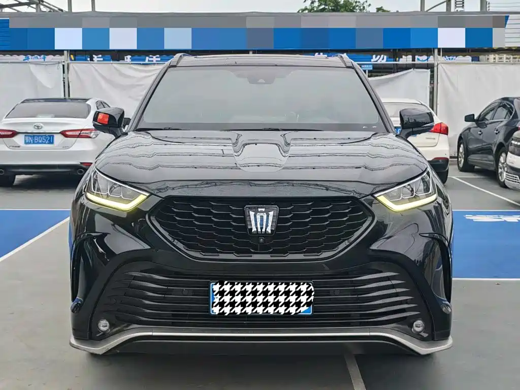Toyota Crown Kluger 2024