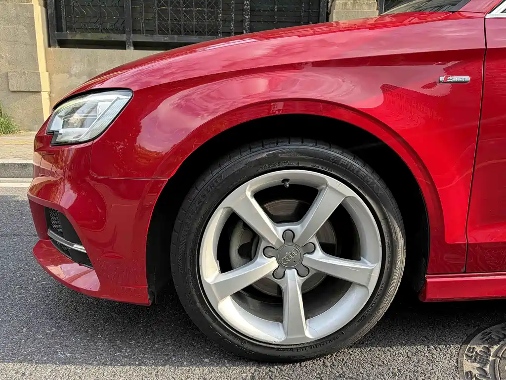 Audi A3 2018 — фото 4