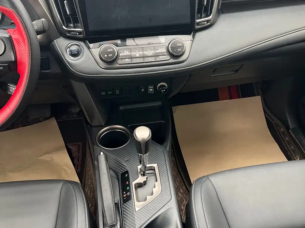 Toyota RAV4 2016 — фото 10