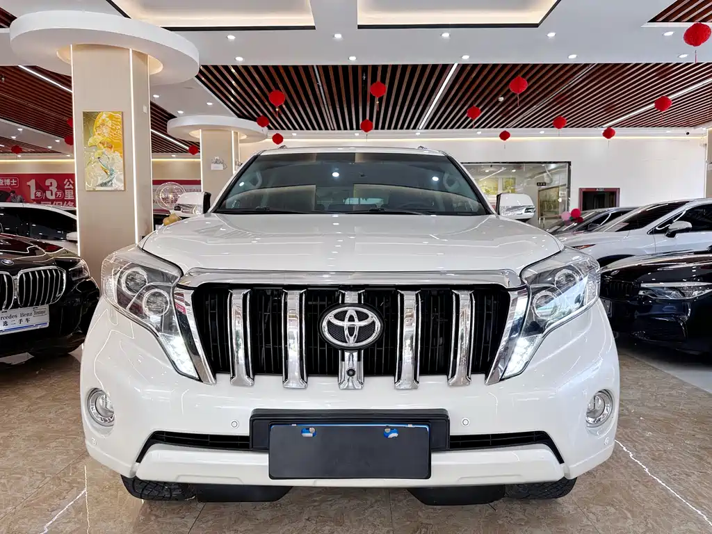 Toyota Prado 2015 — фото 2