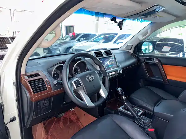 Toyota Prado 2015