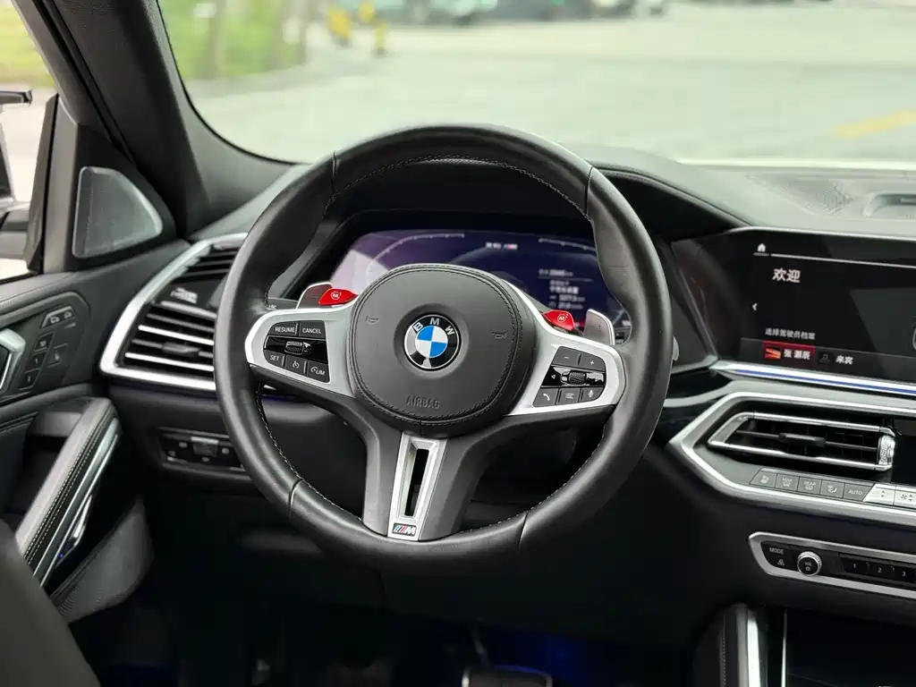 BMW X6 M 2022 — фото 13
