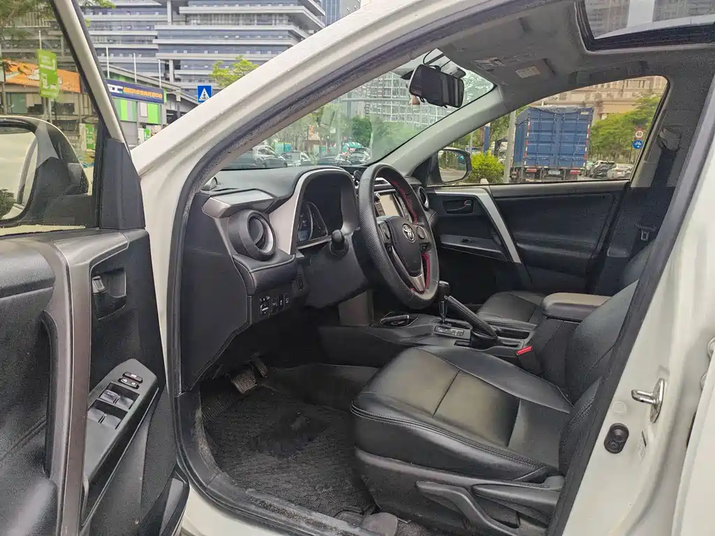 Toyota RAV4 2017