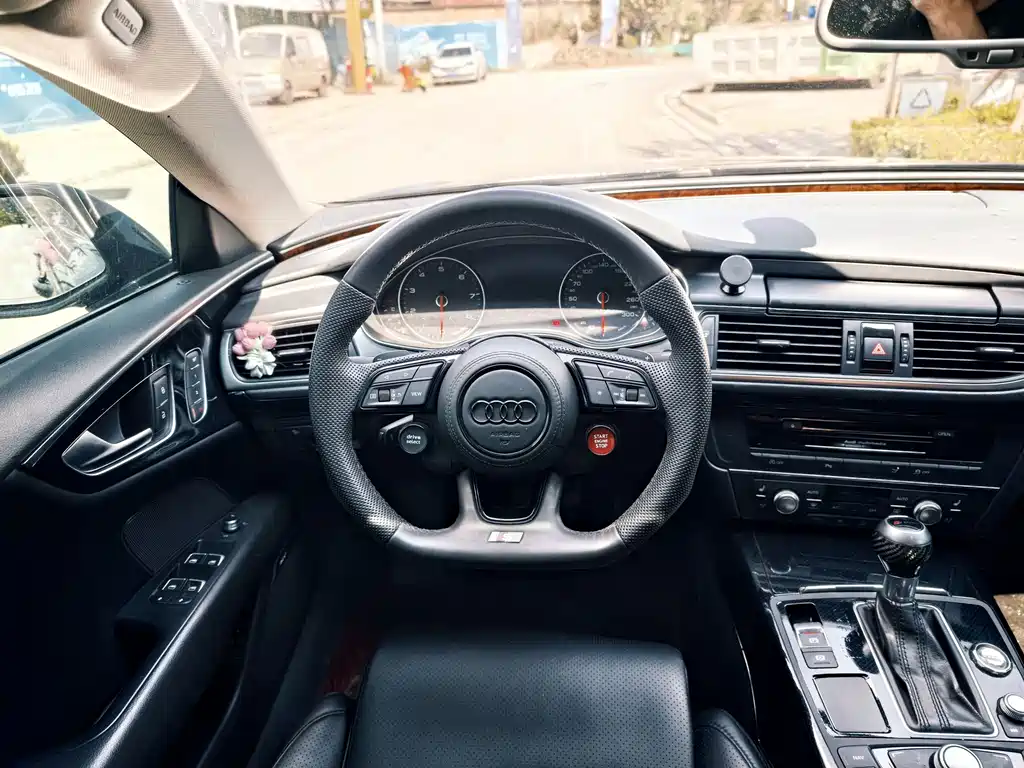 Audi A7 2014 — фото 9