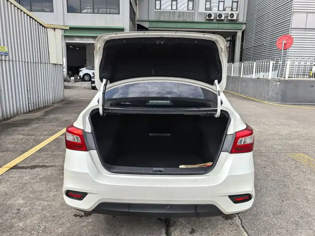 Nissan Sylphy 2019 — фото 17