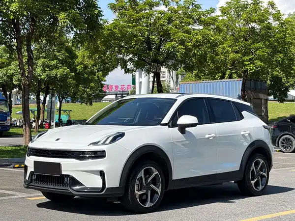 Lynk & Co 06 EM-P 2023