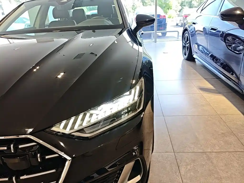 Audi A7L 2025 — фото 24
