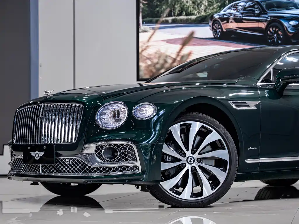 Bentley Flying Spur 2023 — фото 5