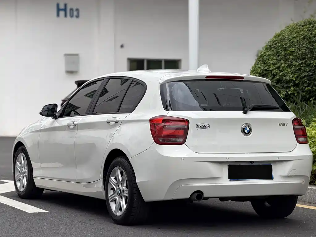 BMW 1 Series 2013 — фото 11