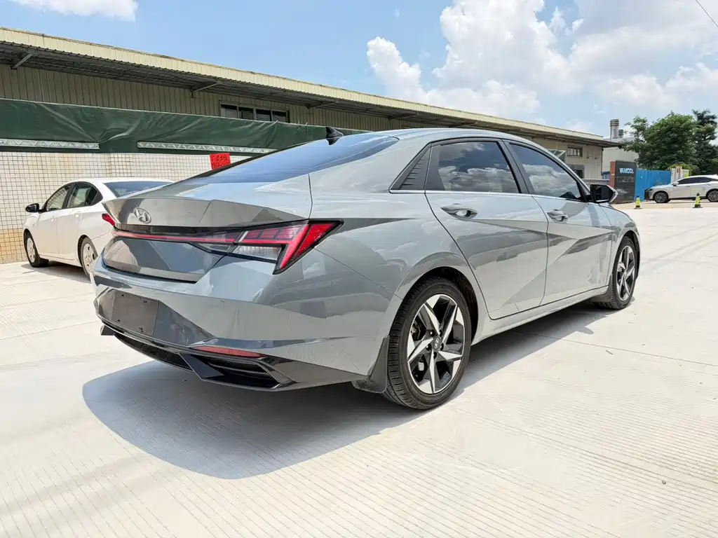 Hyundai Elantra 2023