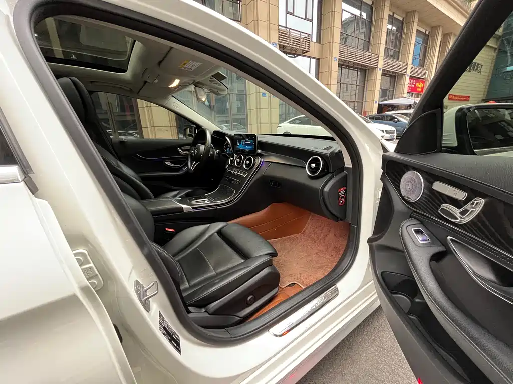 Mercedes-Benz C-Class 2019 — фото 11