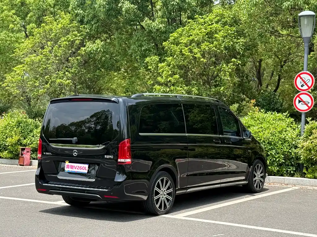 Mercedes-Benz V-Class 2022 — фото 4