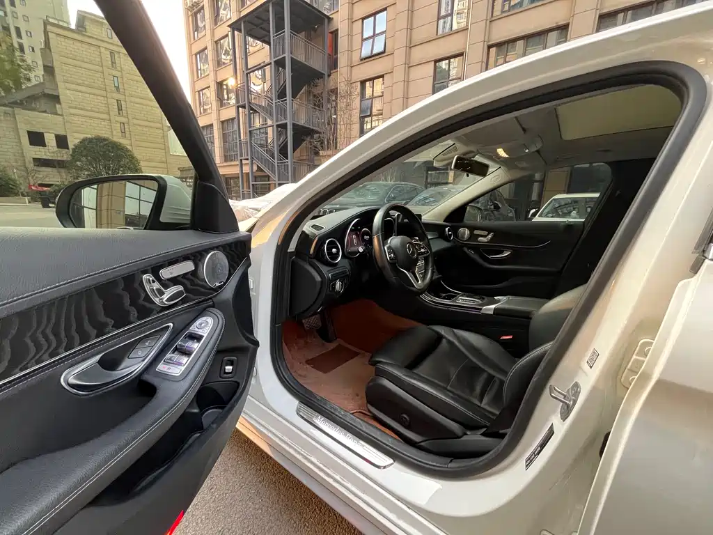 Mercedes-Benz C-Class 2019 — фото 8