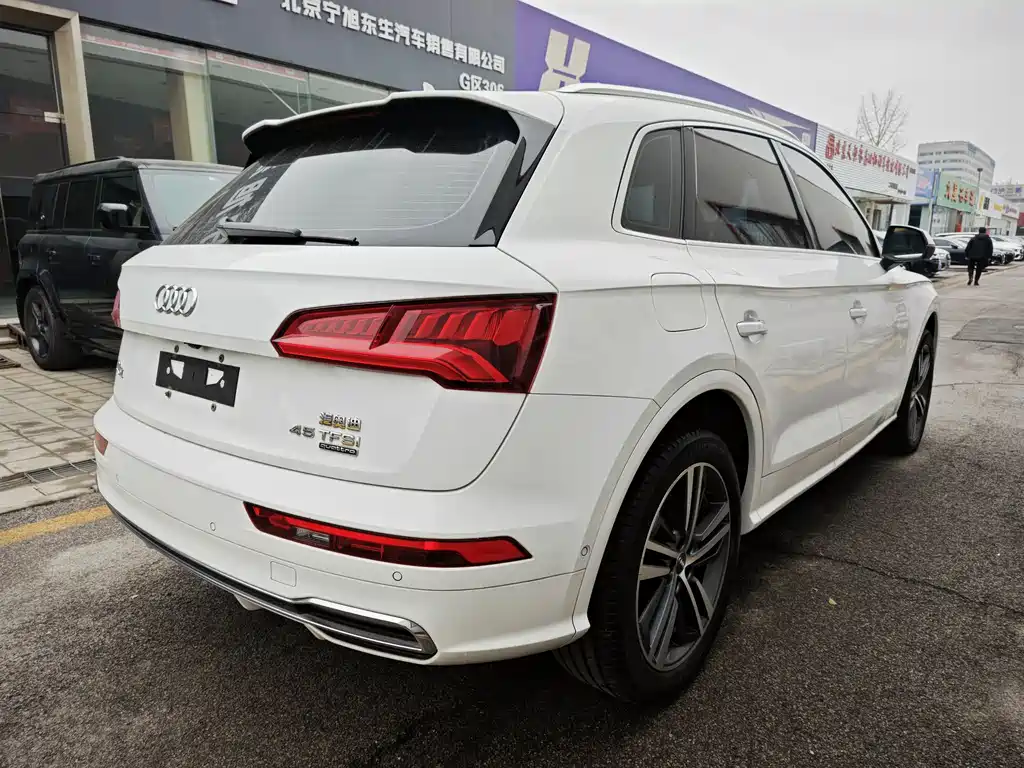 Audi Q5L 2020 — фото 4