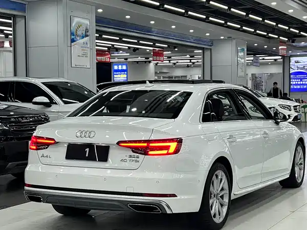 Audi A4L 2019