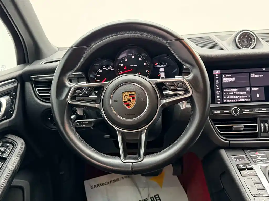Porsche Macan 2021 — фото 14