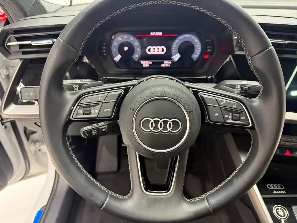 Audi A3 2023 — фото 13