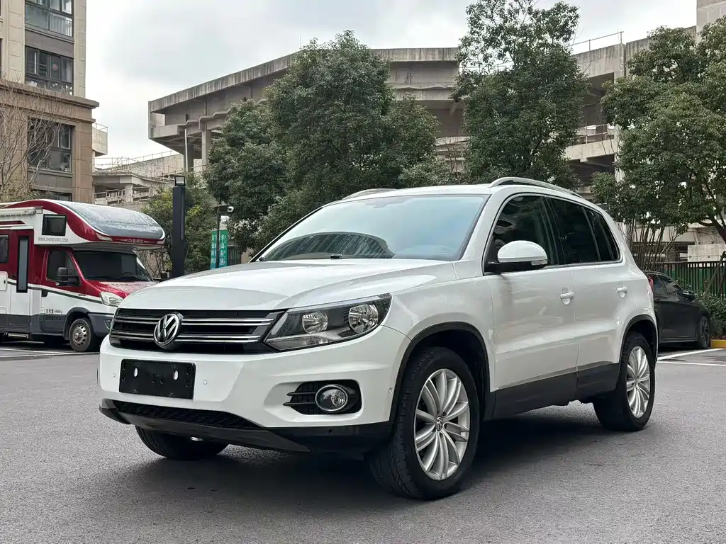 Volkswagen Tiguan 2016 — фото 1