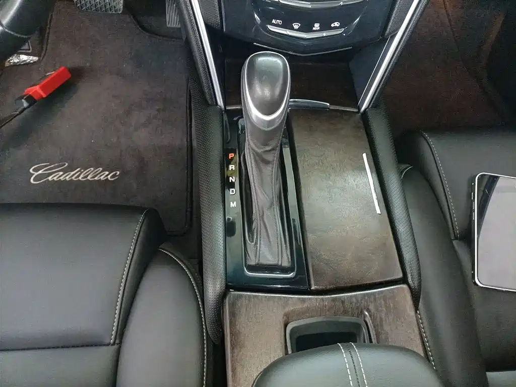 Cadillac XTS 2019 — фото 10