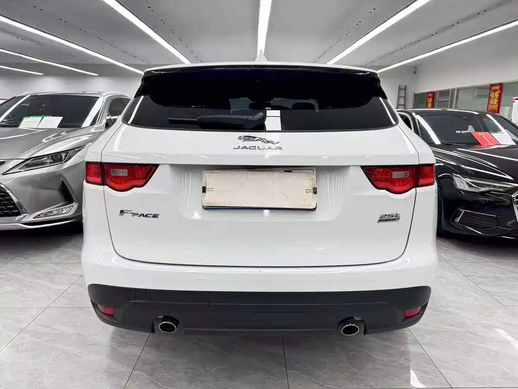 Jaguar F-PACE 2018