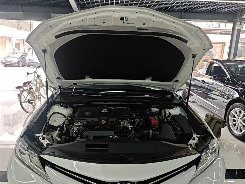 Toyota Camry 2018 — фото 20