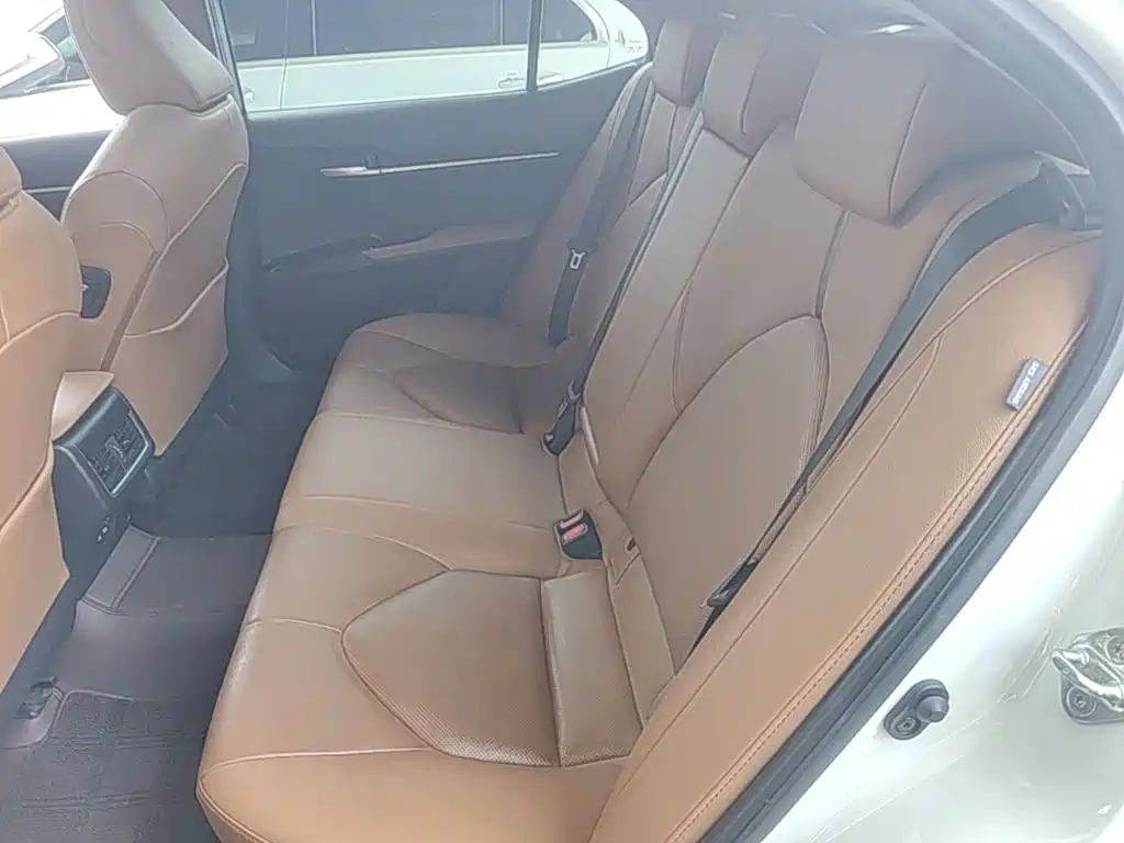 Toyota Camry 2022 — фото 17