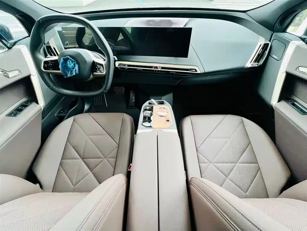 BMW iX — фото 16