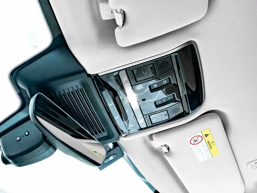 Land Rover Range Rover 2023 — фото 14