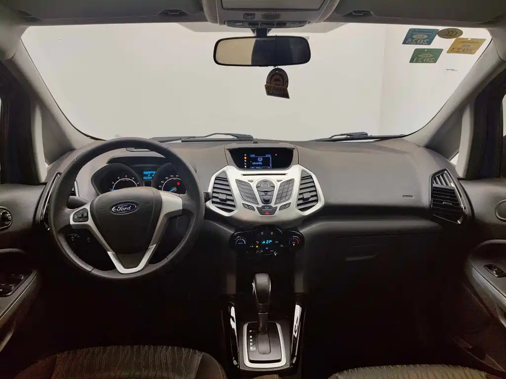 Ford Ecosport 2015 — фото 11