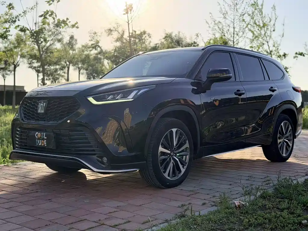 Toyota Crown Kluger 2024