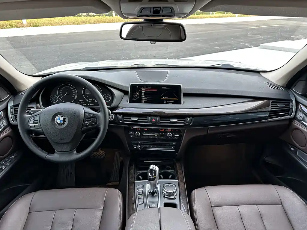 BMW X5 2018 — фото 9