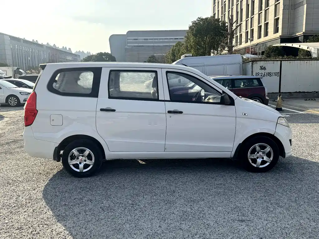 Wuling Hongguang 2018 — фото 8