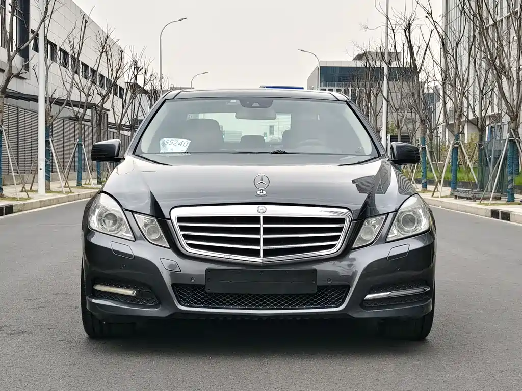 Mercedes-Benz E-Class 2011 — фото 2