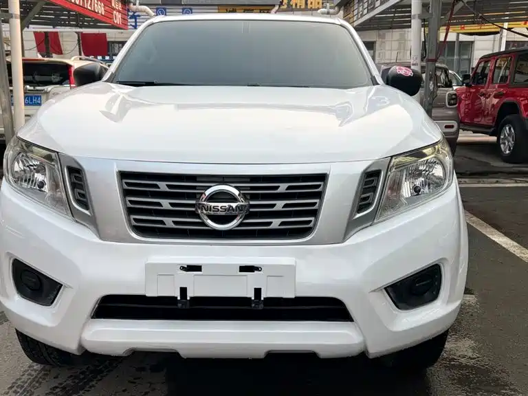 Nissan Navara 2019 — фото 2