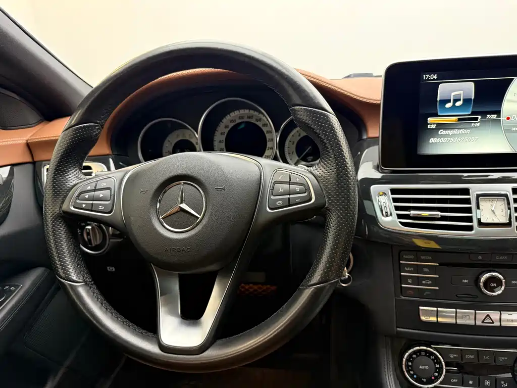 Mercedes-Benz CLS 2016 — фото 14